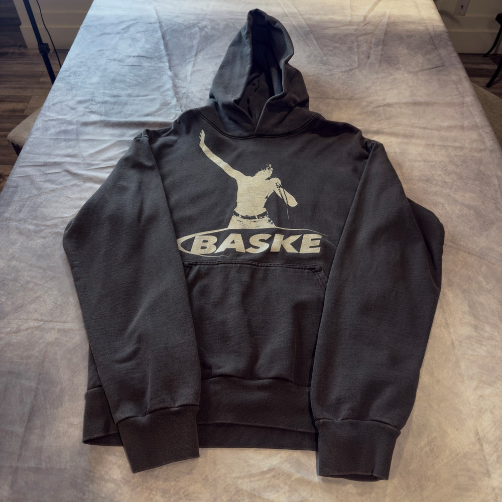 Basketcase Gallery BASKE performer hoodie faded black, front